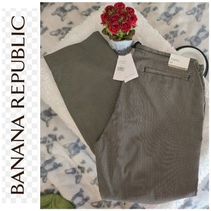 NWT Banana Republic Straight leg pant